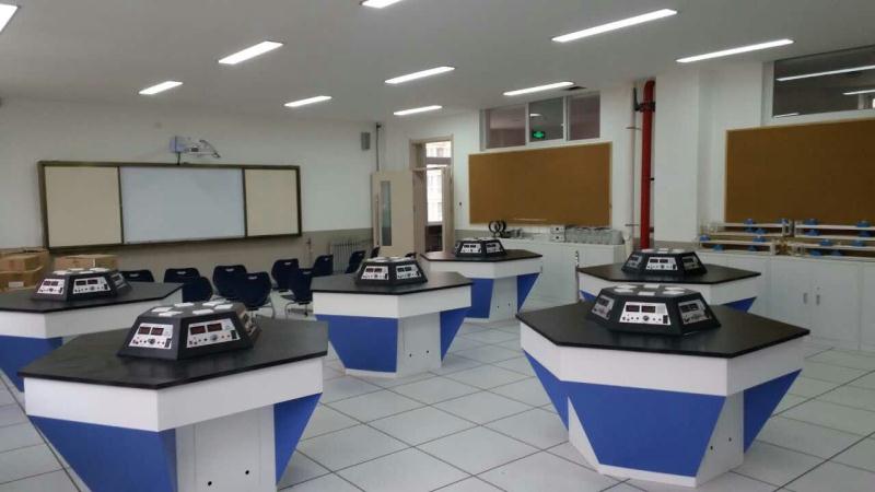 University experiment bench